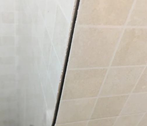 正安瓷砖空鼓维修公司分享阳台瓷砖脱落的修复过程可以分为以下几个步骤
